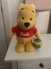 Winnie the Pooh Walking