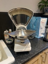 Old Fashioned Weighing Scales In LBS Weight Vintage Retro