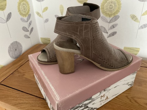Moda pelle taupe - moda,