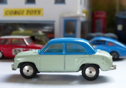 Corgi toys 202 morris - toys, cowley
