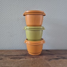 Vintage Tupperware bowls