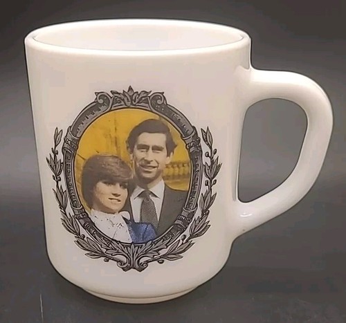 1981 arcopal france milk - 1981, glass