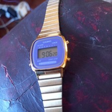 Ladies Casio GOLD COLOUR Digital Bracelet Watch  UNUSUAL FACE RARE DESIGN 