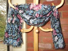 Long Scarf in floral Liberty
