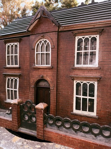 Antique dolls house rare - house.a,
