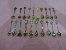 20 x VARIOUS COLLECTABLE TEASPOONS FROM FAMILY HOUSE CLEARENCE LOT B