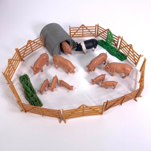 Britains pigs piglets figures - britains,