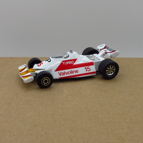 Maisto white valvoline - maisto,