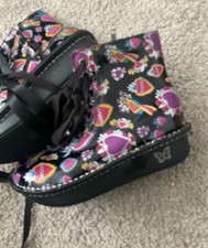 alegria patent funky boots 3.5 junior or adult worn once groovy walking