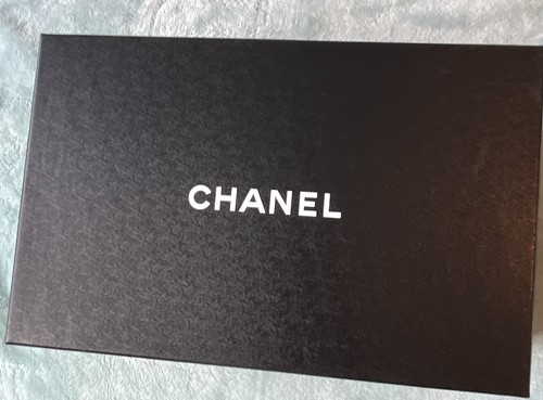 Chanel large black gift box - large,