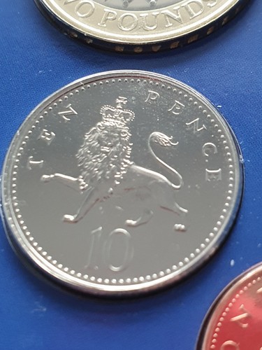 2005 bunc 10p crowned - 2005,