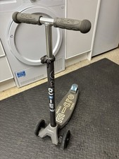 Grey Maxi Micro Deluxe LED