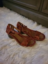 ARIAT Sz 9-9.5B Red SHALIMAR
