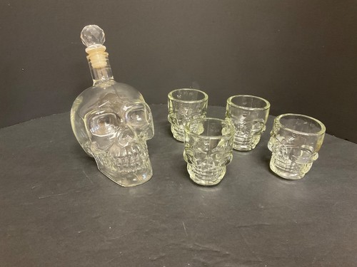 Glass skull decanter - skull, with