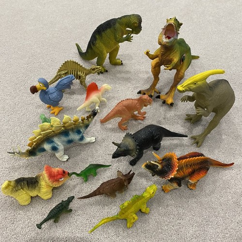Toy plastic dinosaurs - 15,