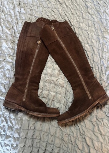 Fairfax favor size 6 - fairfax, &