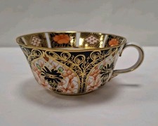 Antique Royal Crown Derby, Old Imari 6149 (1128), Sefton Shaped Cup, c1920