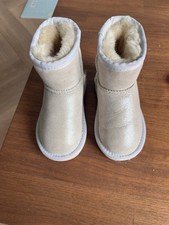 Ugg Girls Boots Size 7