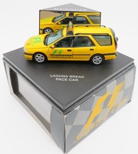 RENAULT SPORT F1 SERVICE CARS