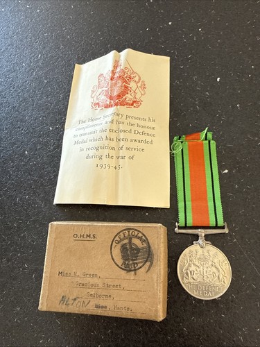 Wwii defence medal box with - in,