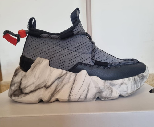United nude space kick marble - united,