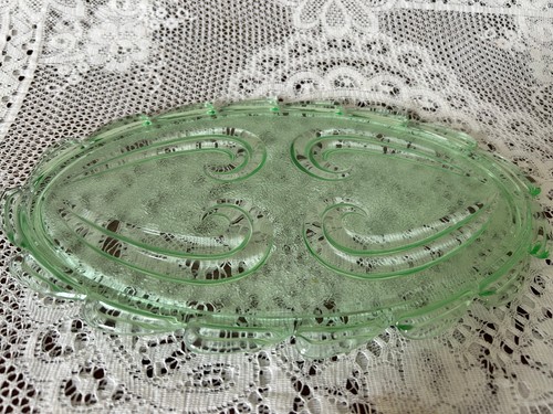 Green pressed glass dressing - pressed,