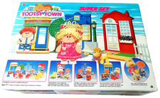 Tootsy Dolls TOWN SUPER SET Set No.8900 - Vintage 1988 Peter Pan Playthings.