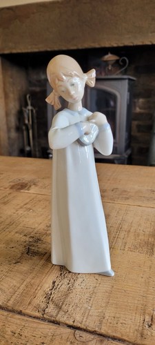 Lladro daisa figurine girl - lladro,