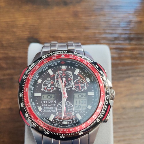 Citizen men red - citizen, arrows