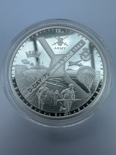 Elizabeth five pound coin - 11,