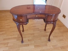 Mahagony Vintage 4  Leg Kidney