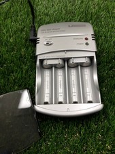 Uniross Ultra Fast Charger for