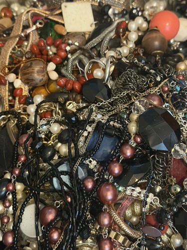 Unsorted costume jewellery - unsorted,