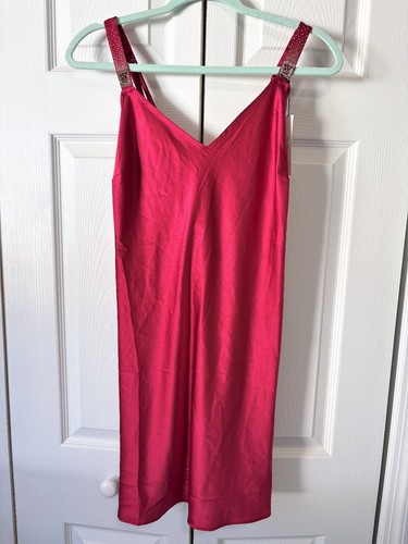 Nwt victoria secret satin - -,