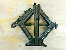 JACK & WHEEL BRACE KIT + TOWING EYE FOCUS 2018 - 2021 JX7C-17080-AB FORD GENUINE