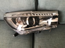 toyota hilux mk8 headlight O/S Some Damage