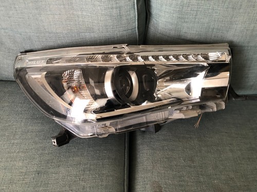 Toyota hilux mk8 headlight s - hilux, o/s