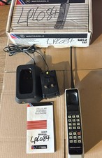 1984 Motorola DynaTAC 8000x - ETACS Brick Mobile Phone (Analogue) - Vodafone