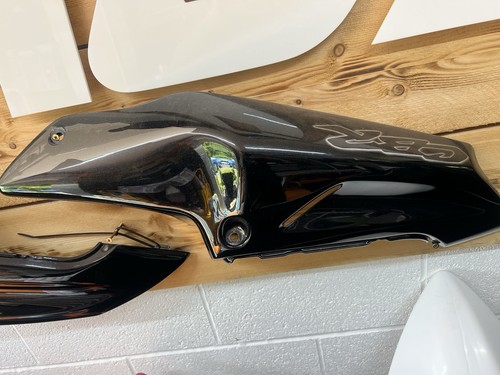 Honda cbr900rr 1998 rear seat - honda,