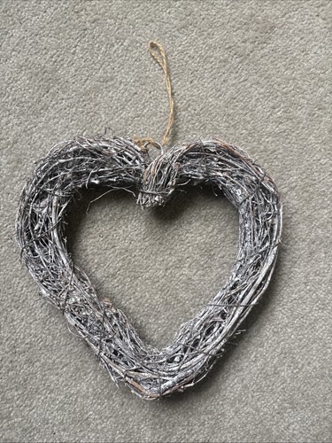 Natural twig heart hanging - natural,