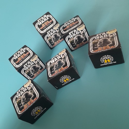 Tomy scale mini helmet - 1:6,