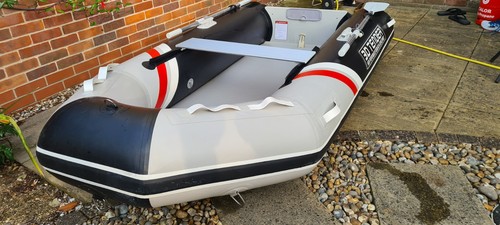 Inflateable dinghy v - -,