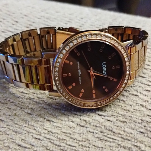 Lorus v501 women quartz - lorus, women’s