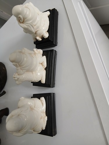 Three wise buddhas - wise,