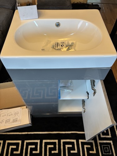 Brand new saneux - new,