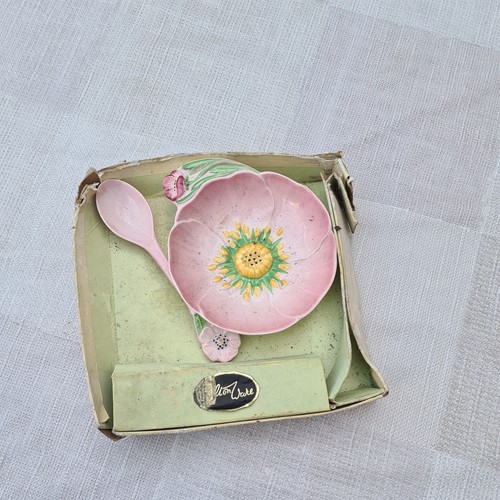 Carlton ware pink - pink, buttercup