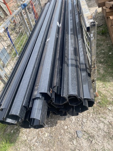 Black plastic square style - black,