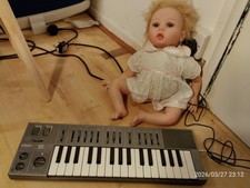 Yahama CS01 Synthesiser