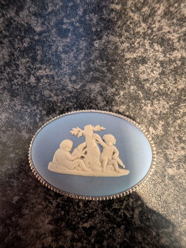 Vintage wedgwood blue cameo - blue,