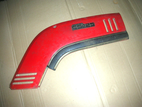 Suzuki 125 left rear - suzuki,